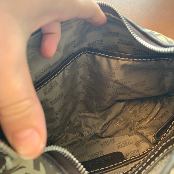 Authentic Michael Kors Signature Logo Hobo Bag - Picture 5 of 6